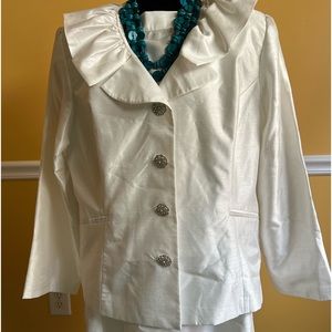 White Ruffle Collar 2-pc Suit, Sz 20W